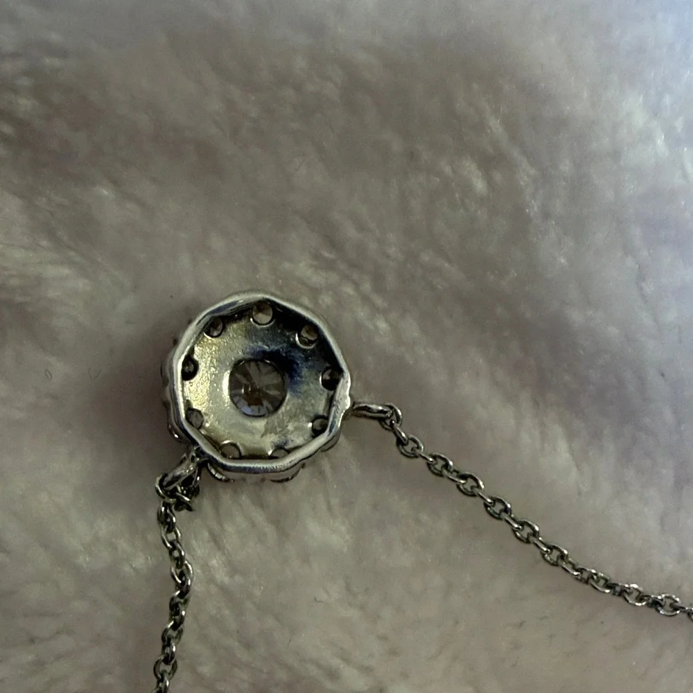 Dazzling Clear Crystal Cluster Silver Toned Pendant Necklace - Picture 5 of 9